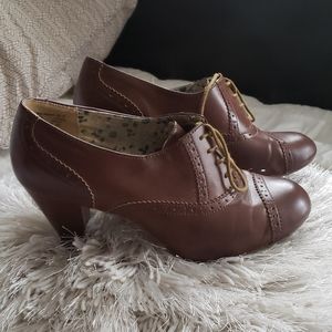 American Eagle Cute Heels